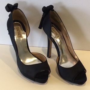 BADGELEY MISCHKA BLACK SATIN HEEL SIZE 8 1/2